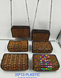 20x13 PLASTIC BEADS PURSE